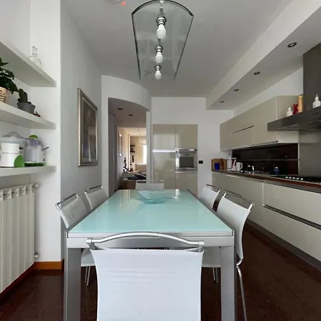 Apartment Charming Front Viareggio