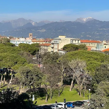 Charming Front * Viareggio