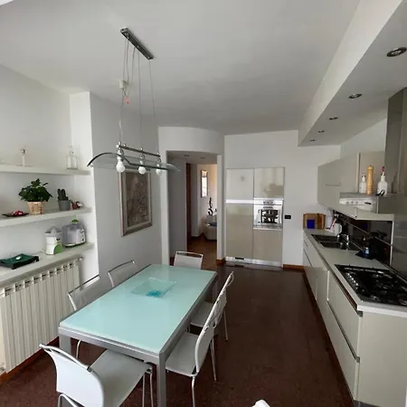 Charming Front Apartman *